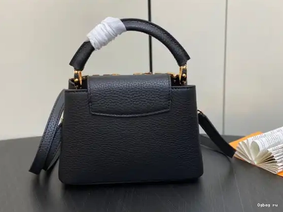 CAPUCINES VUITTON LOUIS BB 0616